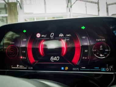Hong Kong, Çin 21 Şubat 2024: Mercedes-Benz E200 Hong Kong Kontrol Paneli 21 Şubat 2024 