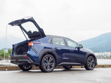 Hong Kong, Çin 23 Ocak 2024: Toyota bZ4X EV Test Sürüşü Günü Hong Kong 23 Ocak 2024 