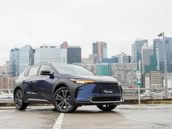 Hong Kong, Çin 23 Ocak 2024: Toyota bZ4X EV Test Sürüşü Günü Hong Kong 23 Ocak 2024 