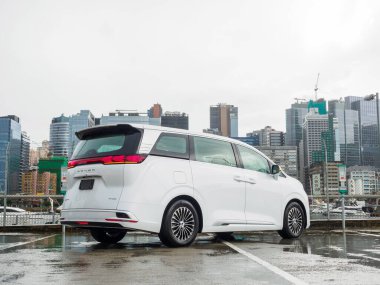 Hong Kong, Çin 15 Temmuz 2024 Denza D9 EV 2024 Test sürüşü 15 Temmuz 2024, Hong Kong.