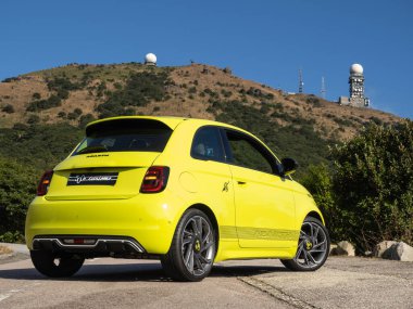 Hong Kong, Çin 24 Aralık 2024: Abarth 500e EV Test Sürüşü Günü 24 Aralık 2024, Hong Kong.
