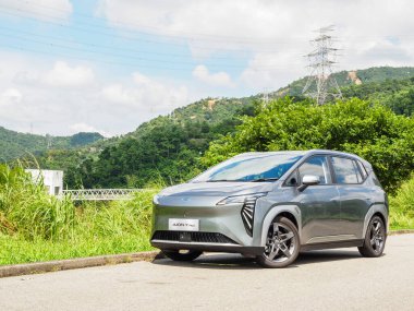 Hong Kong, Çin 11 Ekim 2024: AION Y + Test Sürüşü 23 Ekim 2024, Hong Kong.