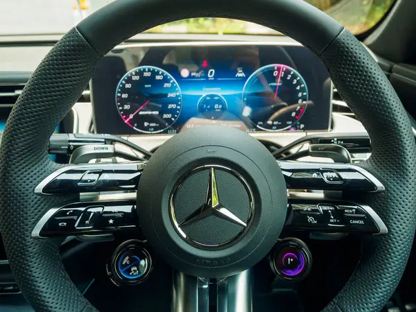 Hong Kong, Çin 14 Mayıs 2025 Mercedes-AMG E53 4MATIC Salon İçişleri 14 Mayıs 2025.