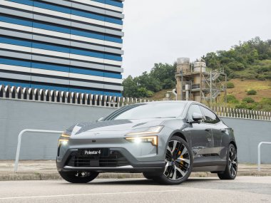 Hong Kong, Çin 14 Şubat 2025: Polestar 4 EV test sürüşü 14 Şubat 2025, Hong Kong.