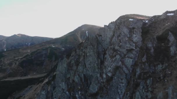 Enorme Felsformationen Freier Wildbahn Der Abenddämmerung — Stockvideo