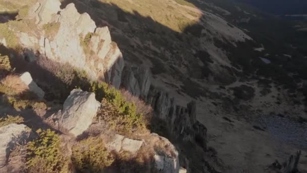 Drone Top View Relieves Frightening Heights Dangerous Rocky Cliffs — Stock Video