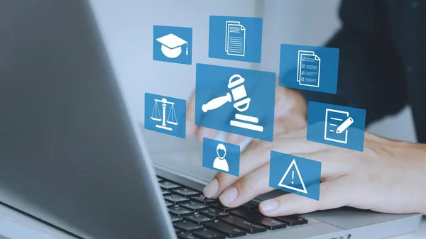 Juridisch Advies Online Arbeidsrecht Concept Laag Notaris Werkzaam Voor Het — Stockfoto