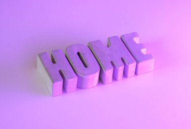 Yuva - Ev kelimesi izole edilmiş somut harflerle yazıldı.