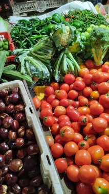 Markette taze sebzeler