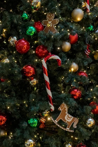 Рождественские Украшения Украшения Висят Рождественской Елке — стоковое фото