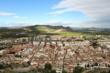 Sagunto 'nun çatıları. Antik kalenin yüksekliğinden bak.