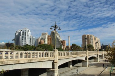 Valencia 'nın Eski Şehir Köprüsü