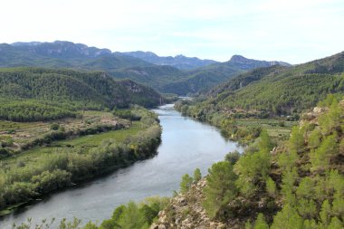 Büyüleyici Ebro Vadisi