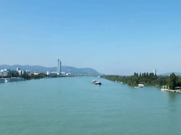 Foto Lanskap Sungai Donau Budapest Hungaria Fokus Selektif — Stok Foto