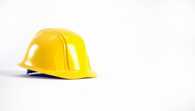 Beyaz arka planda izole edilmiş sabit başlık, kopyalama alanı, 3 boyutlu görüntüleme. İşçi Bayramı konsepti için sarı kask.