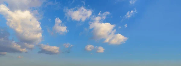 Banner Tropischer Sommer Blauer Himmel Flauschig Weiße Wolke Sommer Auf — Stockfoto