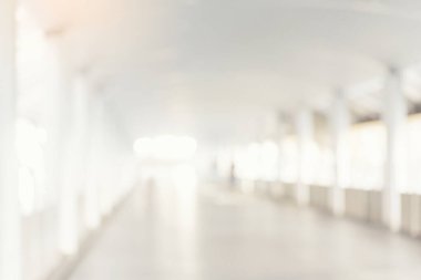 Bulanık arka plan parlak alışveriş merkezi gümüş gri ışıklandırması. Perakende mağazasında odağını kaybetmiş lamba kutusu. Bulanık hastane fotokopi alanı olan parlak yumuşaklık oteli. Mevcut arkaplan tasarım şablonu.