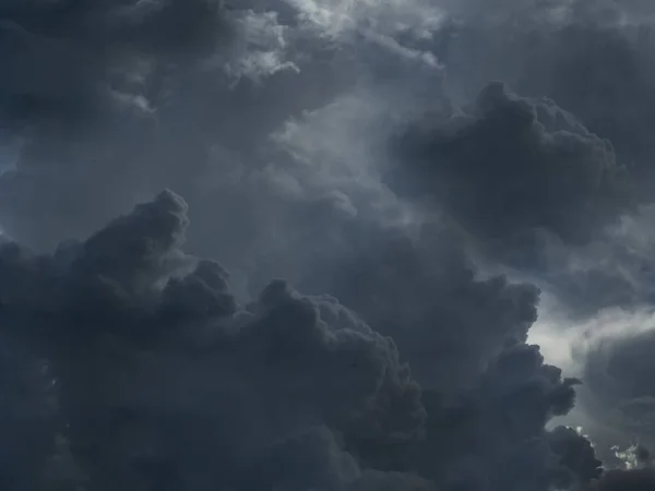 Dramatická Tmavá Bouře Bouřkový Mrak Déšť Mraky Černém Pozadí Oblohy — Stock fotografie