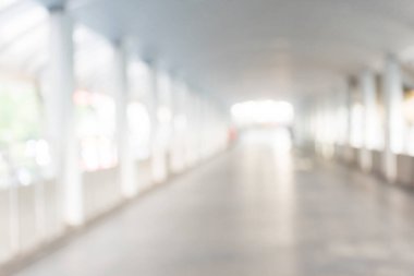 Bulanık arka plan parlak alışveriş merkezi gümüş gri ışıklandırması. Perakende mağazasında odağını kaybetmiş lamba kutusu. Bulanık hastane fotokopi alanı olan parlak yumuşaklık oteli. Mevcut arkaplan tasarım şablonu.