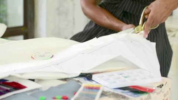Entreprenör Modedesigner Textilbranschen Utforma Nya Detaljhandeln Klädkollektion Glad Arbetskvinna Sömmerska — Stockvideo