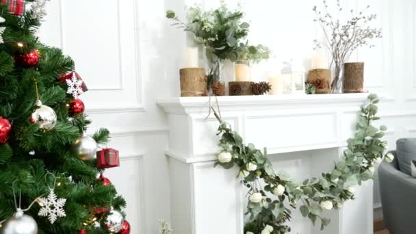 Homályos Háttér Karácsonyfa Díszített Ünnep Téli Karácsonyi Ünnepség Jelen Ajándék — Stock videók