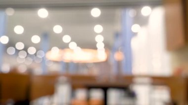 İşletme bürosu, arka plandaki toplantı odasının bokeh eğitim etkinliğini bulanıklaştırdı. Toplantı odasının bulanık ve soyut arka planı. Arka plan bulanık ofis modern lobi dekorasyonu boş oda