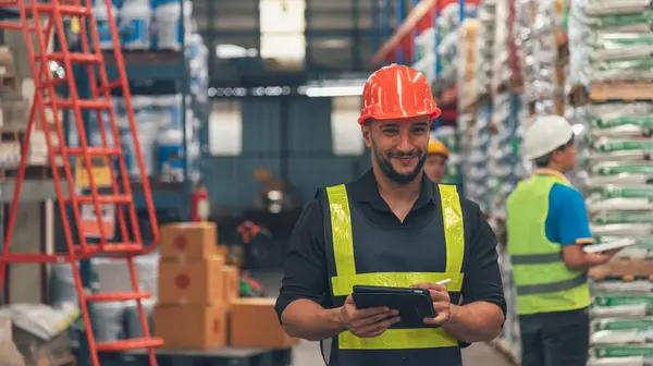 Warehouse Management Logistics Team Counting Checking Products Inventory Shelf Hispanic — Stock Photo, Image