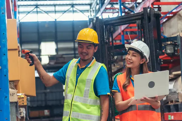 Warehouse Management Team Using Computer Laptop Check Stock Inventory Asian — Stock Photo, Image