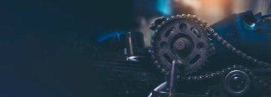 Sancak Mekanik Aletleri, araba tamirhanesi ve fotokopi alanı. Bulanık arkaplan mekanik servisi. Sancak Ağır vida paslı kirli nesne kopyalama alanı ile siyah arkaplan