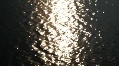 Su berrak yüzey efekti sıvı arkaplan tasarımı deseni soyut dalga su yüzey arkaplanı. Sakin doğa yansıması