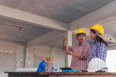 İnşaat işi planı yıkım ekibi danışmanlık ortaklığı. İnşaat mühendisi takım çalışması Güvenlik Takımının İnşaat Alanında dürüst bir planı var. Güvenilir mühendis takımı.