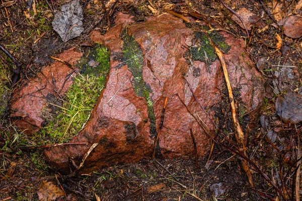 Czerwony Granitowy Kamień Przyrodzie Widok Góry Bliska — Zdjęcie stockowe
