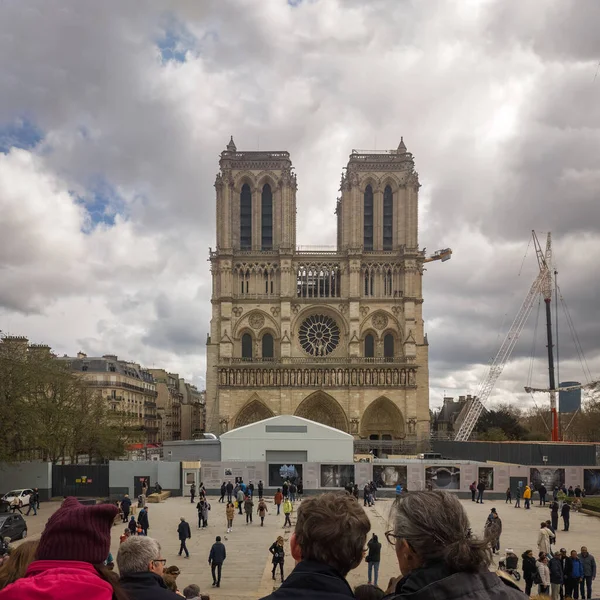 Touristen Beobachten Die Renovierung Von Notre Dame Paris März 2023 — Stockfoto
