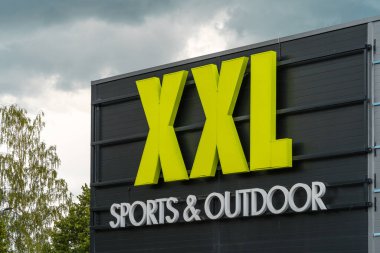 Lahti, Finlandiya 'da XXL Sports & Outdoor mağaza tabelası. 30 Temmuz 2023.