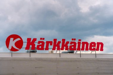 Lahti, Finlandiya 'daki Karkkainen mağaza logosu. 30 Temmuz 2023.