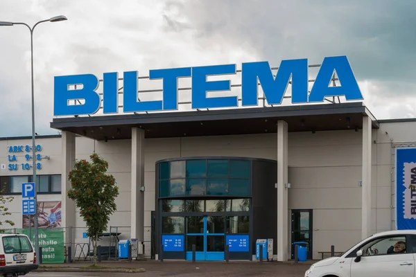 Lahti, Finlandiya 'daki Biltema mağazasının dışında. 30 Temmuz 2023.