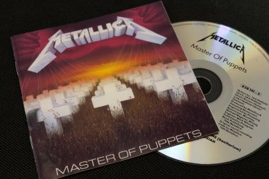 Metallica - Master of Puppets (1986) stüdyo albümü, CD ve kapak resmi. Lahti, Finlandiya. 10 Ekim 2023.