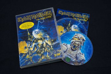 Iron Maiden - Karanlık yüzeyde Live After Death DVD 'si. Lahti, Finlandiya. 30 Aralık 2023.