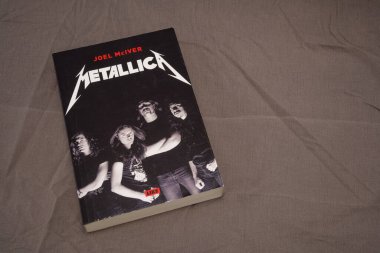 Joel McIver - Metallica Book kapağı, kapat. Lahti, Finlandiya. 30 Aralık 2023.