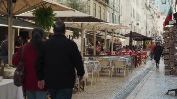 Lizbon Portekiz Restoranları Hediyelik Eşya Dükkanları Olan Yaya Caddesi — Stok video