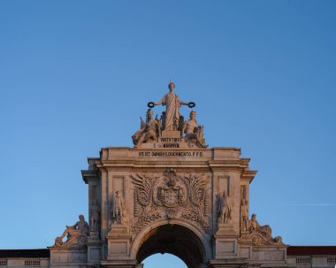 Lizbon, Portekiz. 2 Şubat 2024 - Arco da Rua Augusta kapısının üst kısmı.