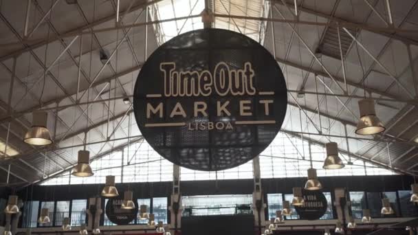 Time Out Market Saluhall Lissabon Portugal Februari 2024 — Stockvideo