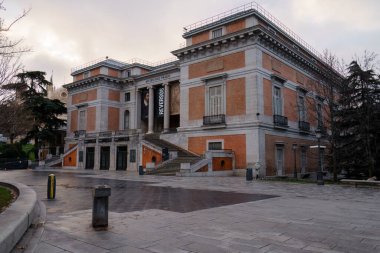 Madrid, İspanya. 12 Şubat 2024 - İspanya Ulusal Sanat Müzesi Nacional del Prado Müzesi, sabahın erken saatlerinde.