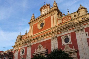 Iglesia del Salvador Sevilla 'nın üst kısmı Sevilla' daki İlahi Kurtarıcı Kilisesi.