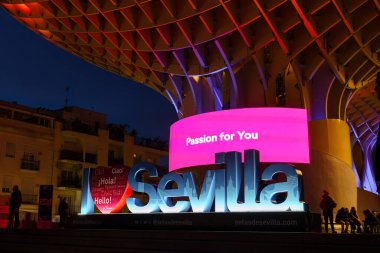 Sevilla, İspanya. 4 Şubat 2024 - Sevilla setinin altında 