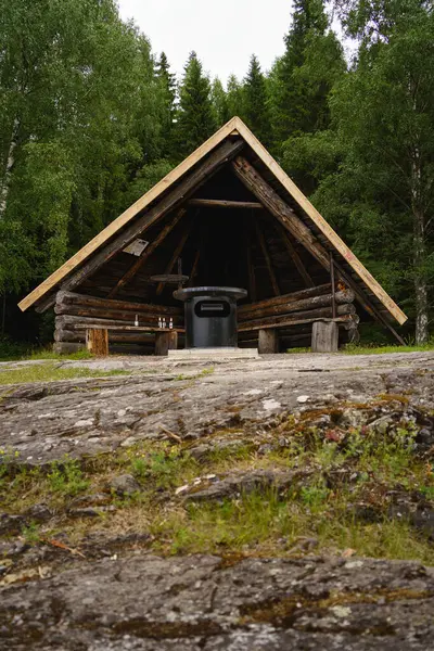 stock image Heinola, Finland. July 7, 2024 - Saittalahti lean-to shelter