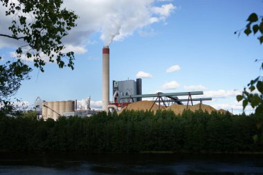 Kouvola, Finlandiya. 22 Haziran 2024 - UPM Kymi, Kuusankoski kağıt fabrikası