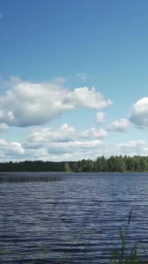 Finlandiya 'da göl manzarası, dijital paneller.