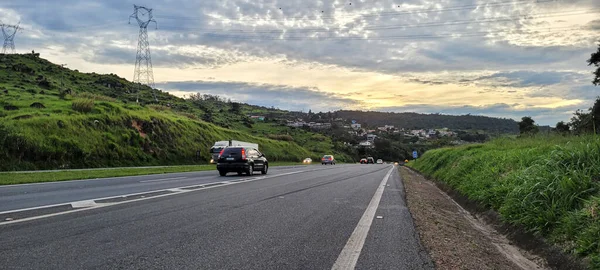 Zajęty Autostrady Dom Pedro Pierwszy Wnętrze Brazylii Droga Otoczona Górami — Zdjęcie stockowe