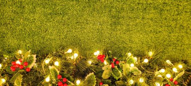 Noel arkaplanı, dekore edilmiş ve aydınlatılmış 2023, noel süsü.